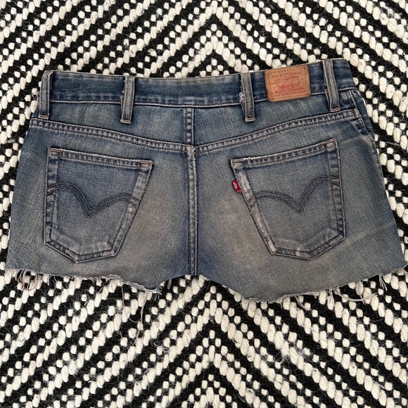 Vintage Levi Jeans cut off shorts - Picture 2 of 7